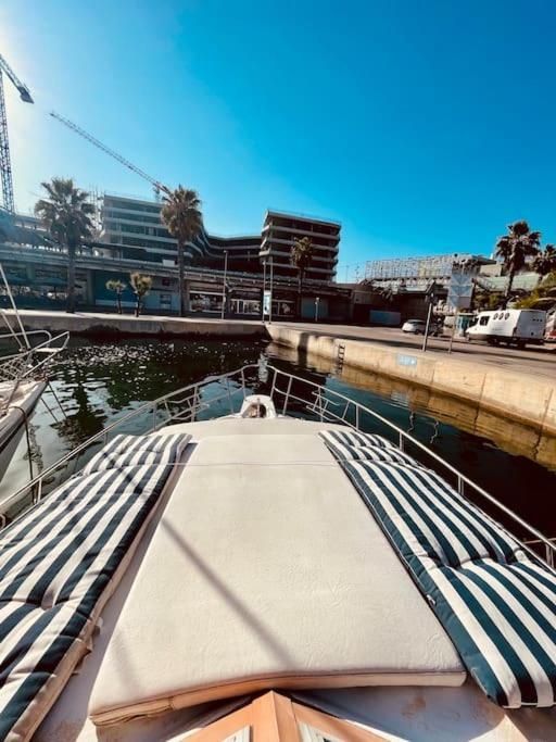 מלון סנט אדריה דה בסוס Vintage Classic 70S Boat! מראה חיצוני תמונה