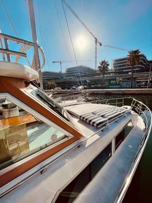 מלון סנט אדריה דה בסוס Vintage Classic 70S Boat! מראה חיצוני תמונה